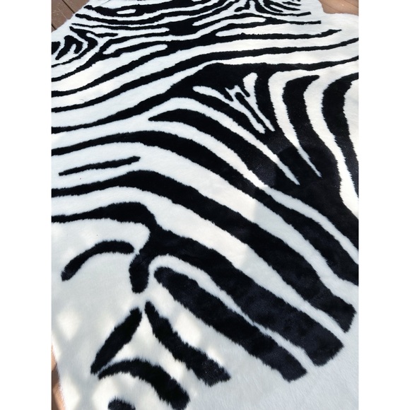 Silhouette Home ~ Extra Large Zebra Shaped Rug * read description * - Picture 5 of 12